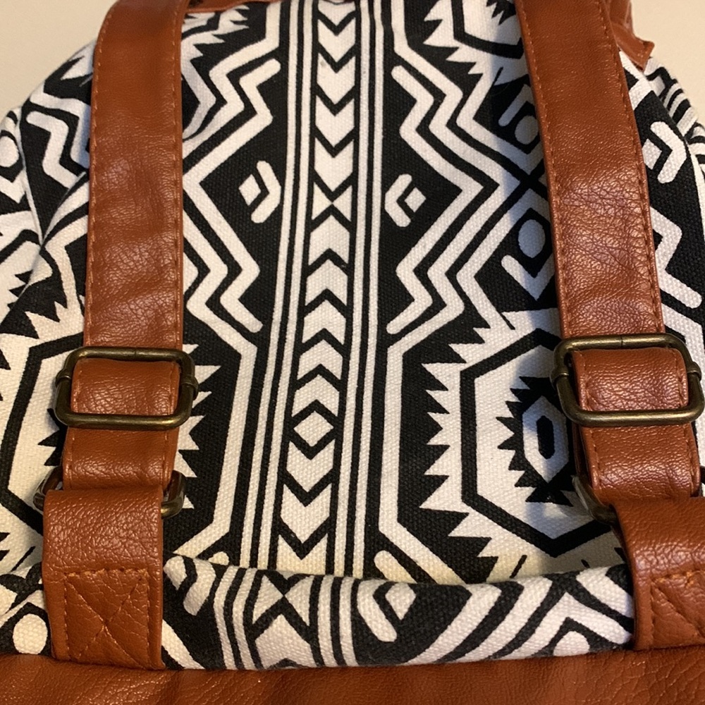 Tribal Print Drawstring Backpack - Picture 7 of 9